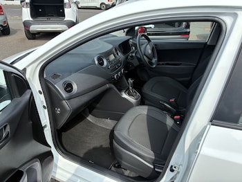 Used Hyundai i10 2019 for sale - 79394936: Photo