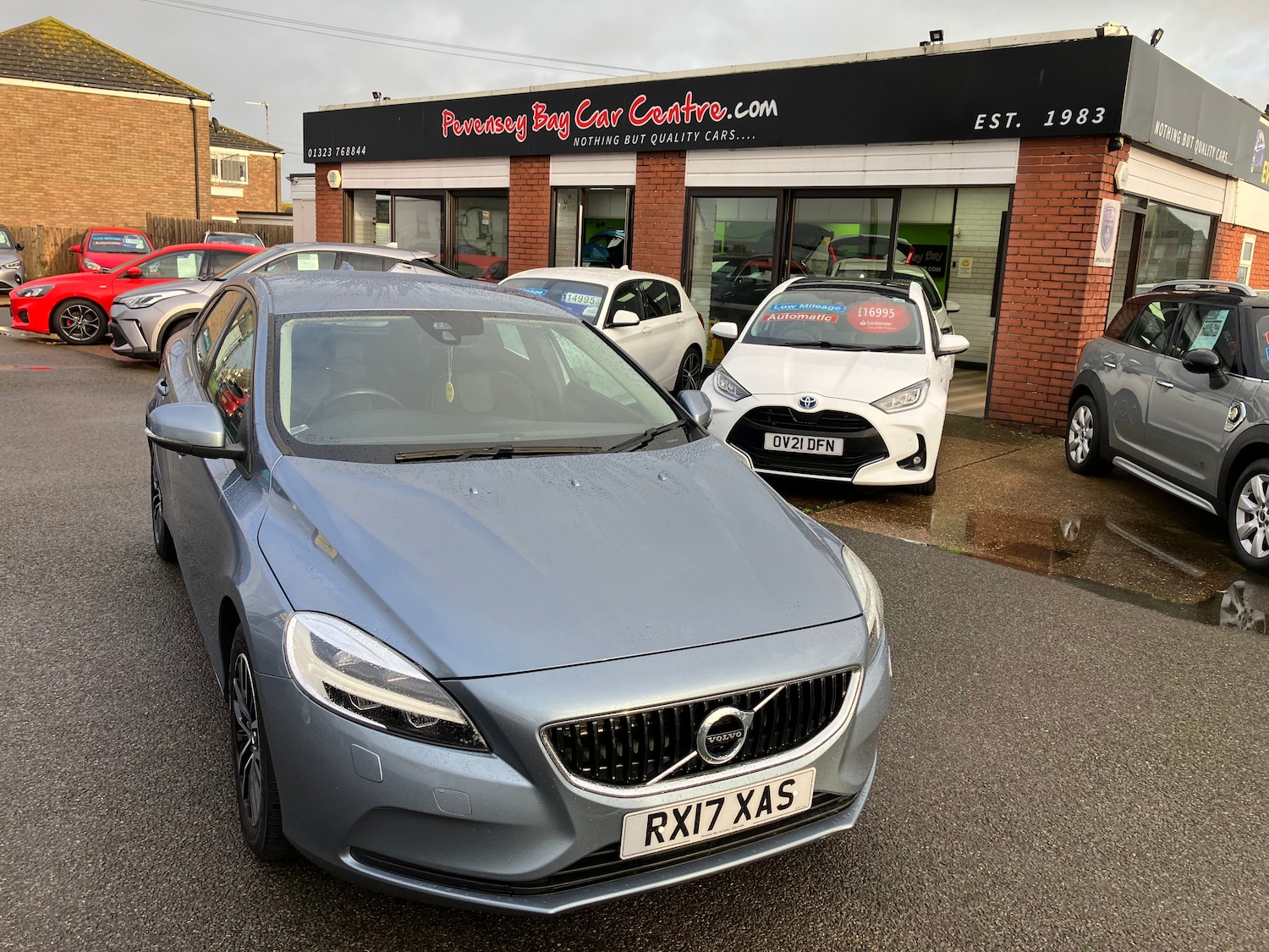 Used Volvo V40 2017 for sale - 77706480: Photo 1