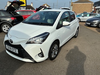 Used Toyota Yaris 2018 for sale - 78605440: Photo