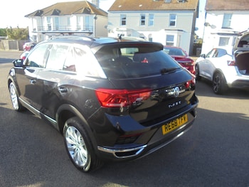 Used Volkswagen T-Roc 2018 for sale - 73345821: Photo