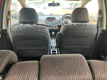 Used Honda Jazz 2014 for sale - 76565596: Photo