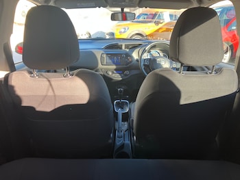 Used Toyota Yaris 2016 for sale - 76697890: Photo