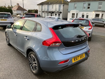 Used Volvo V40 2017 for sale - 77483283: Photo