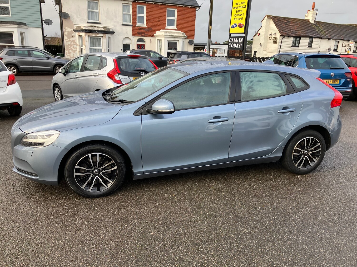 Used Volvo V40 2017 for sale - 77483283: Photo 9