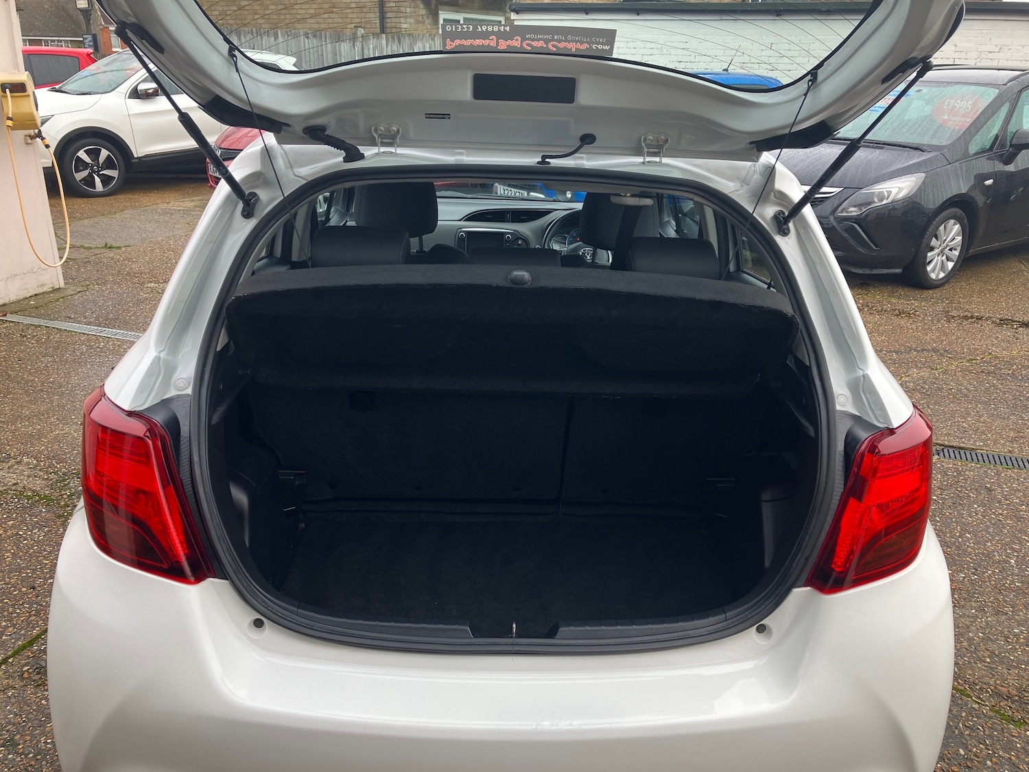 Used Toyota Yaris 2015 for sale - 77171415: Photo 8