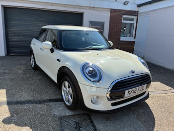 Used MINI Hatch 2018 for sale - 79335241: Photo