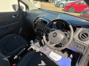 Used Renault Captur 2018 for sale - 78888878: Photo