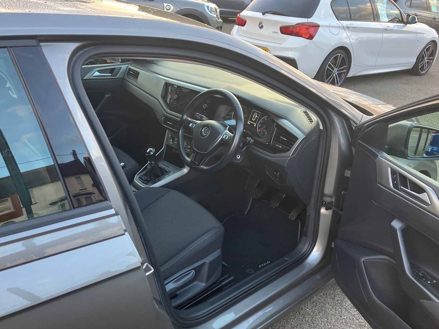 Used Volkswagen Polo 2019 for sale - 77100920: Photo 2