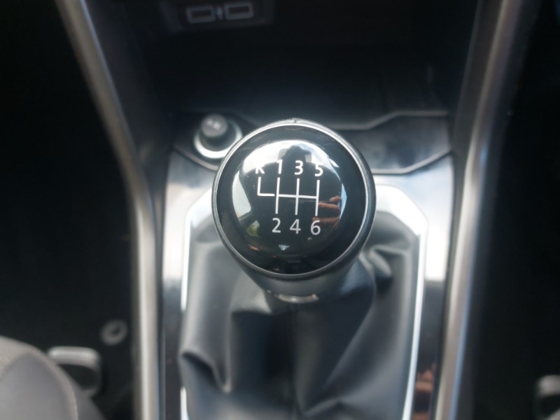 Used Volkswagen T-Roc 2019 for sale - 76614104: Photo 19