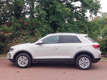 Used Volkswagen T-Roc 2023 for sale - 78816693: Photo