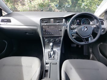 Used Volkswagen Golf 2019 for sale - 78751218: Photo