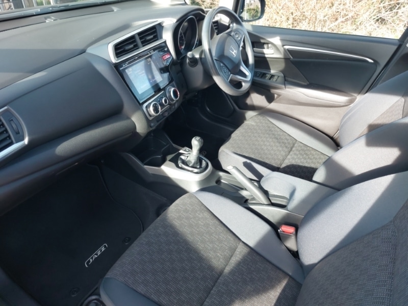 Used Honda Jazz 2017 for sale - 77651931: Photo 5