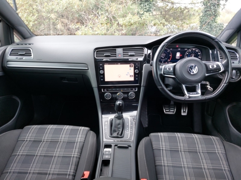 Used Volkswagen Golf 2018 for sale - 78125922: Photo 2