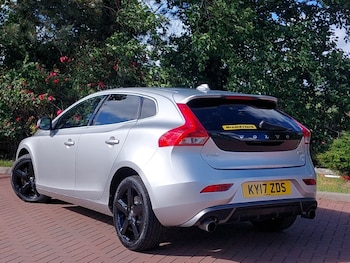Used Volvo V40 2017 for sale - 78916719: Photo