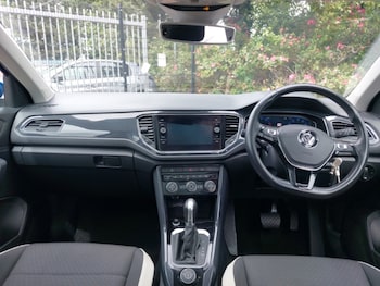 Used Volkswagen T-Roc 2019 for sale - 78957415: Photo