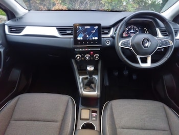 Used Renault Captur 2022 for sale - 76556630: Photo