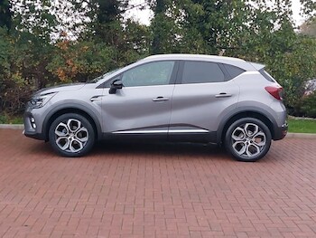 Used Renault Captur 2022 for sale - 76556630: Photo