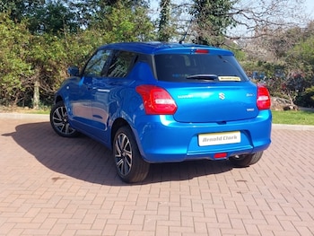 Used Suzuki Swift 2021 for sale - 78283432: Photo