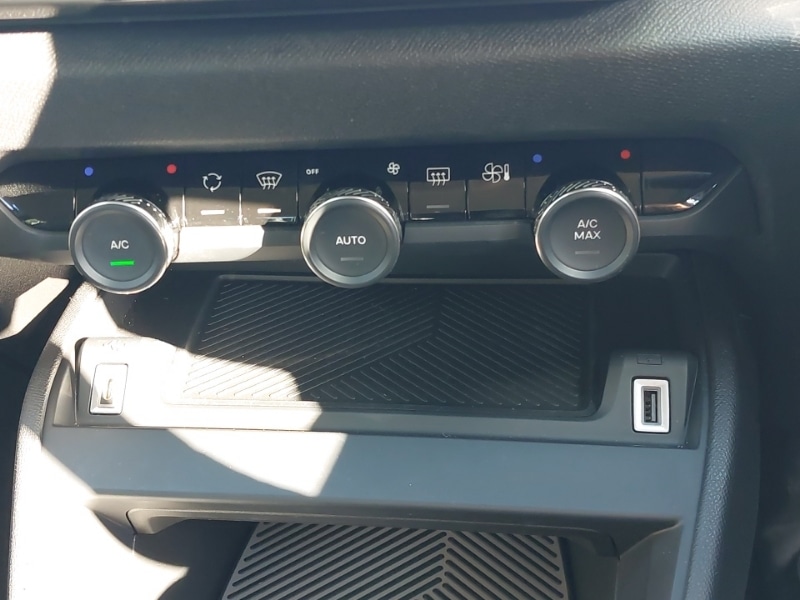 Used Citroen C4 2023 for sale - 76054840: Photo 17