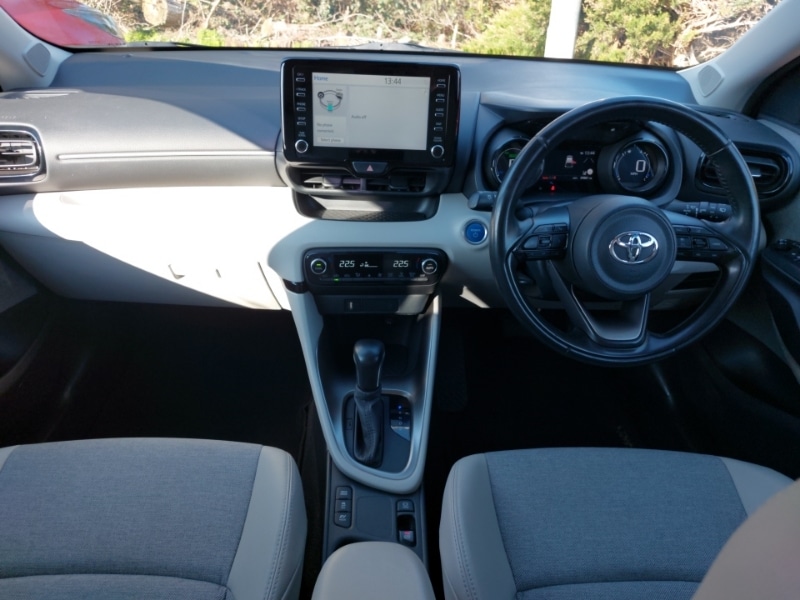 Used Toyota Yaris 2021 for sale - 77847299: Photo 2