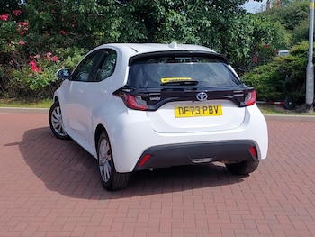 Used Toyota Yaris 2024 for sale - 79315688: Photo