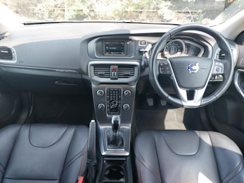 Used Volvo V40 2015 for sale - 75562474: Photo