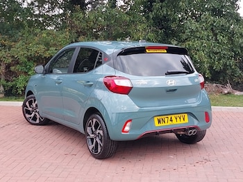 Used Hyundai i10 2024 for sale - 76301635: Photo