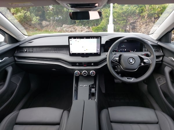 Used Skoda Superb 2024 for sale - 76051872: Photo 2