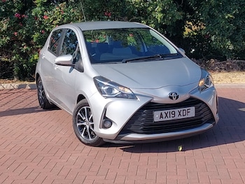Used Toyota Yaris 2019 for sale - 79227204: Photo