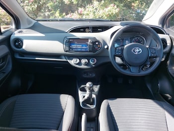 Used Toyota Yaris 2019 for sale - 79227204: Photo