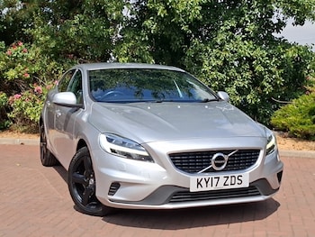 Used Volvo V40 2017 for sale - 79356472: Photo