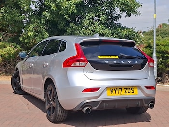 Used Volvo V40 2017 for sale - 79356472: Photo