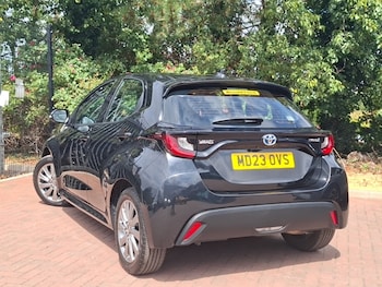 Used Toyota Yaris 2023 for sale - 79356360: Photo