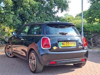 Used MINI Hatch 2023 for sale - 79322010: Photo