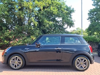 Used MINI Hatch 2023 for sale - 79322010: Photo