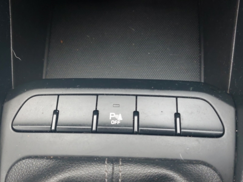 Used Kia Stonic 2023 for sale - 78113453: Photo 17