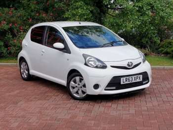 2013 - 1.0 VVT-i Move with Style 5dr