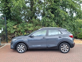 Used Kia Stonic 2023 for sale - 79517226: Photo
