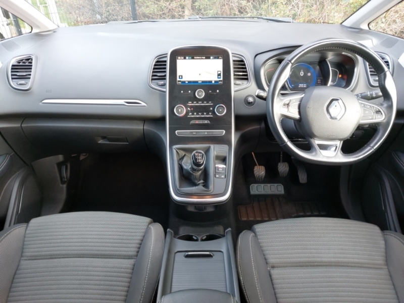 Used Renault Grand Scenic 2018 for sale - 76571736: Photo 2