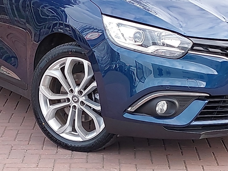 Used Renault Grand Scenic 2018 for sale - 76571736: Photo 9