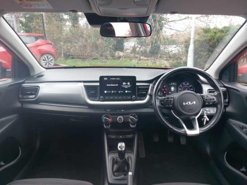 Used Kia Stonic 2023 for sale - 77816828: Photo 2