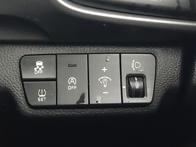 Used Kia Stonic 2022 for sale - 77852319: Photo 19