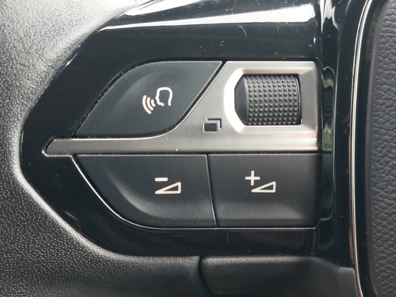 Used Peugeot 2008 2020 for sale - 76893755: Photo 13