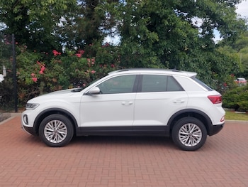Used Volkswagen T-Roc 2023 for sale - 78916822: Photo
