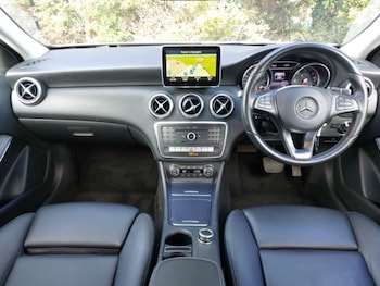 Used Mercedes-Benz A-Class 2015 for sale - 76238457: Photo 2