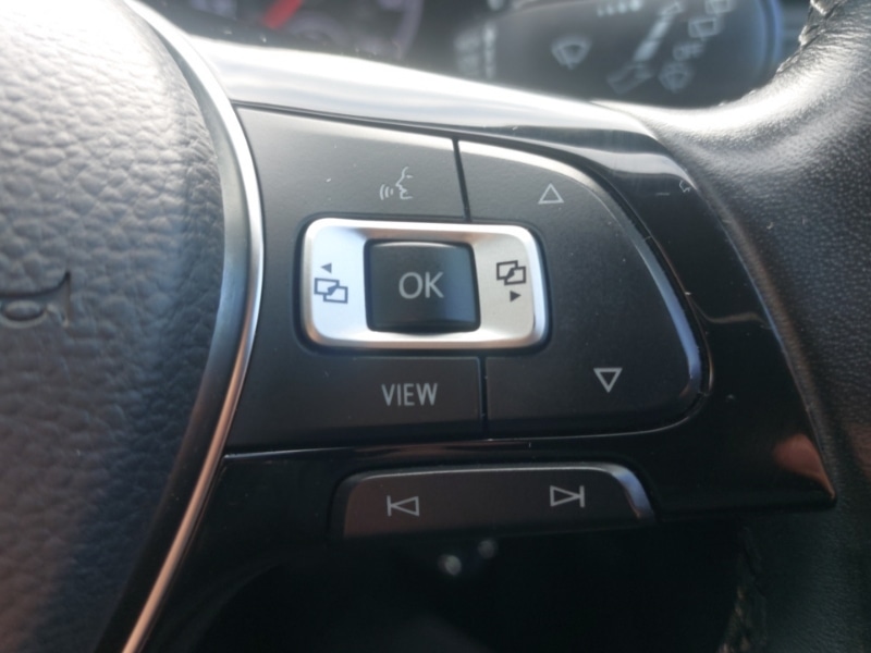 Used Volkswagen T-Roc 2019 for sale - 76760916: Photo 12