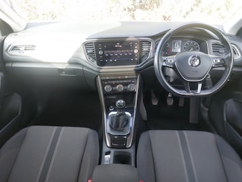 Used Volkswagen T-Roc 2019 for sale - 76760916: Photo