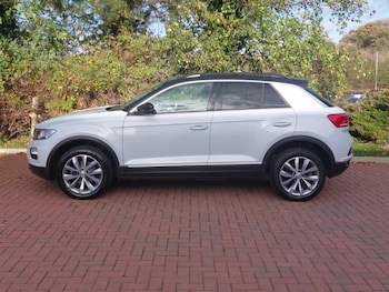 Used Volkswagen T-Roc 2019 for sale - 76760916: Photo