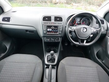 Used Volkswagen Polo 2016 for sale - 77908049: Photo