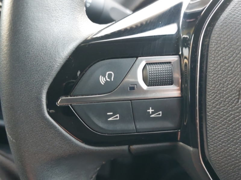 Used Peugeot 2008 2022 for sale - 76656592: Photo 13